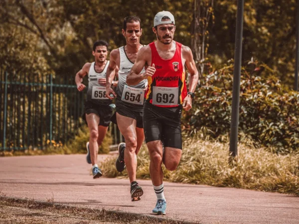 Running : pourquoi viser 180 pas par minute en course ?