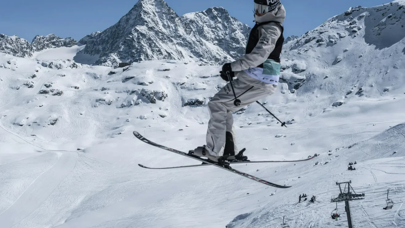 Tenue ski femme : comment bien s&rsquo;équiper pour la montagne