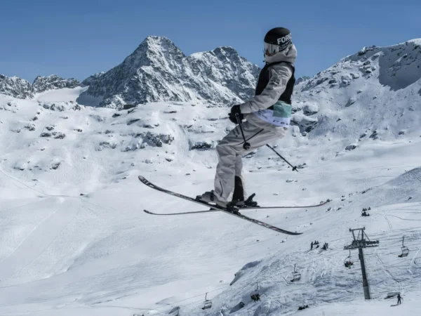Tenue ski femme : comment bien s’équiper pour la montagne